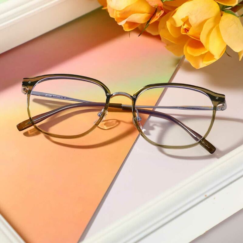 Tout Square Green Glasses