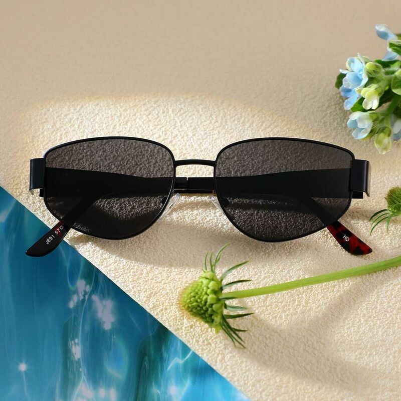 Gwendolyn Oval Black Sunglasses