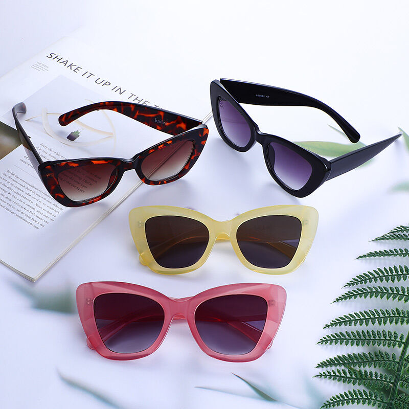 Honeymoon Cat Eye Pink/Grey Gradient Sunglasses