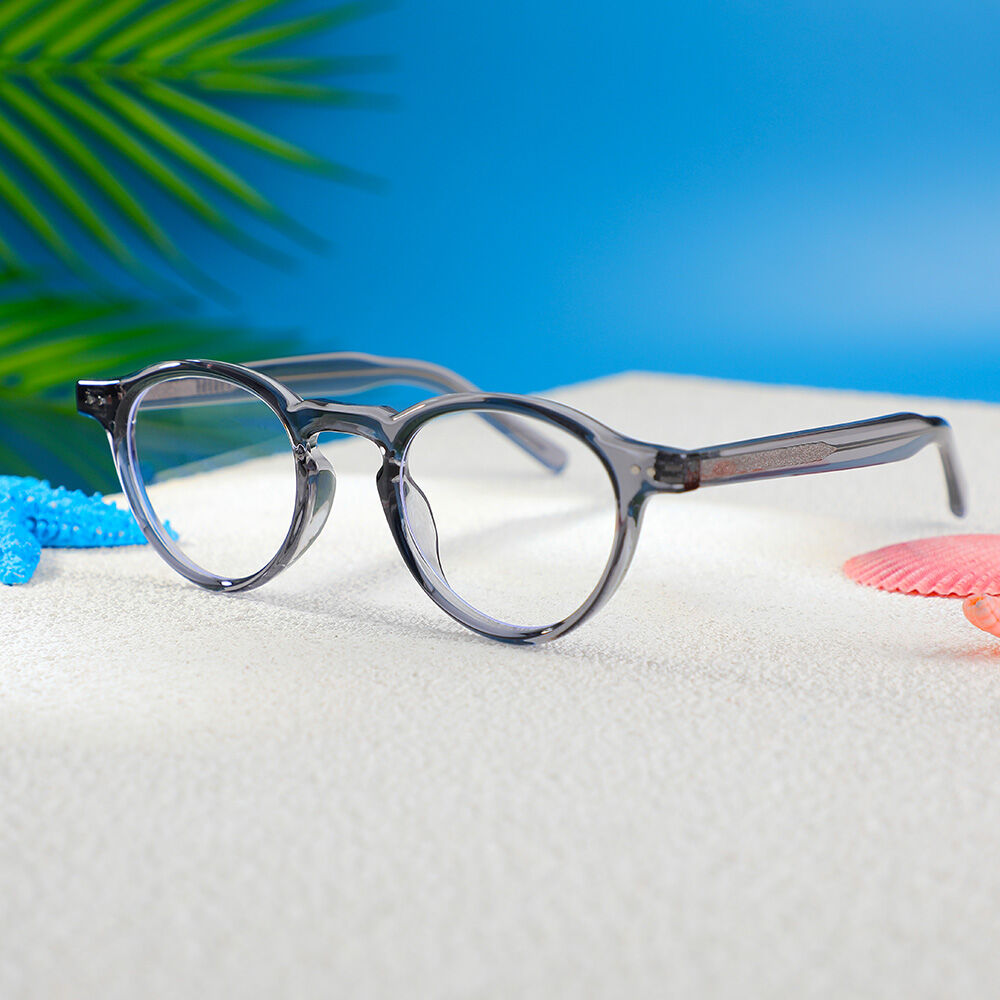 Dorothy Runde Graue Brille