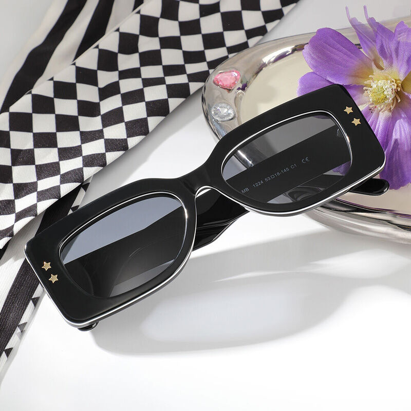 Boothy Rectangle Black Sunglasses