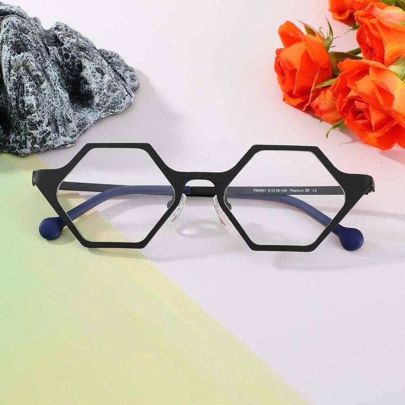 MacArthu Geometric Black Glasses