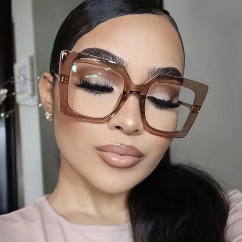 Leah Cat Eye Champagne Glasses