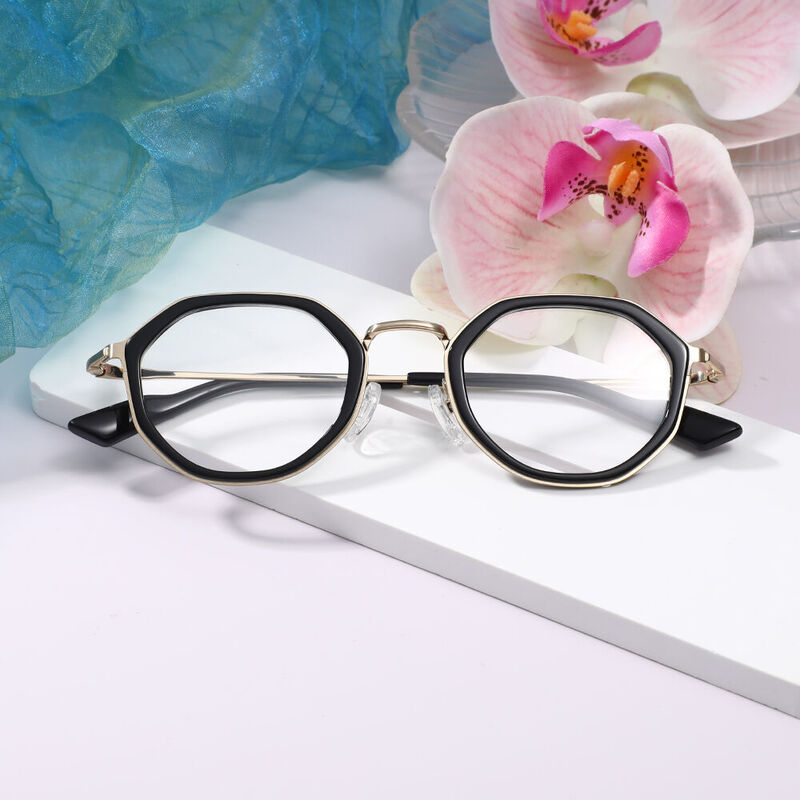 Mouai Geometric Black Glasses