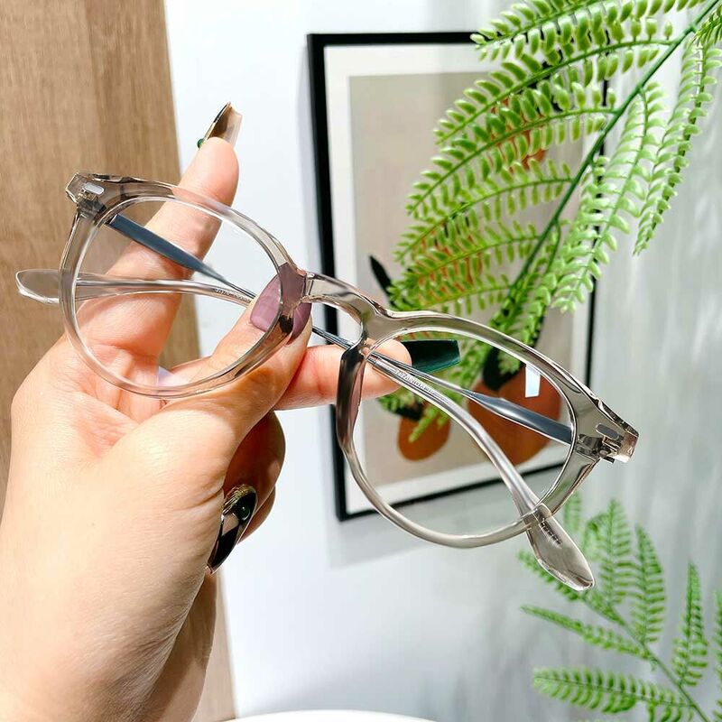 Noel Round Brown Glasses